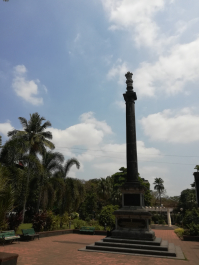 photo 1630563