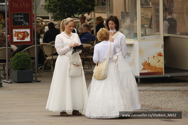 photo 1371330
