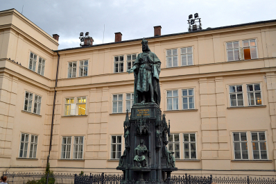 photo 1544986