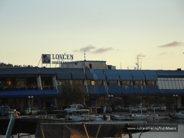 photo 1472527