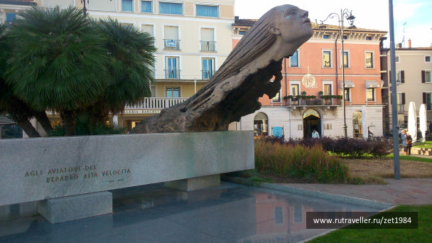 photo 1405503